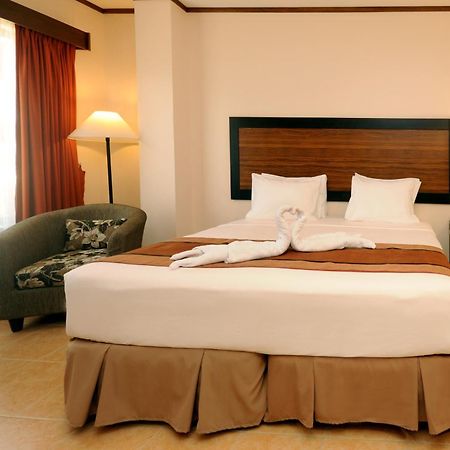 Hotel Tropika Davao City Eksteriør bilde