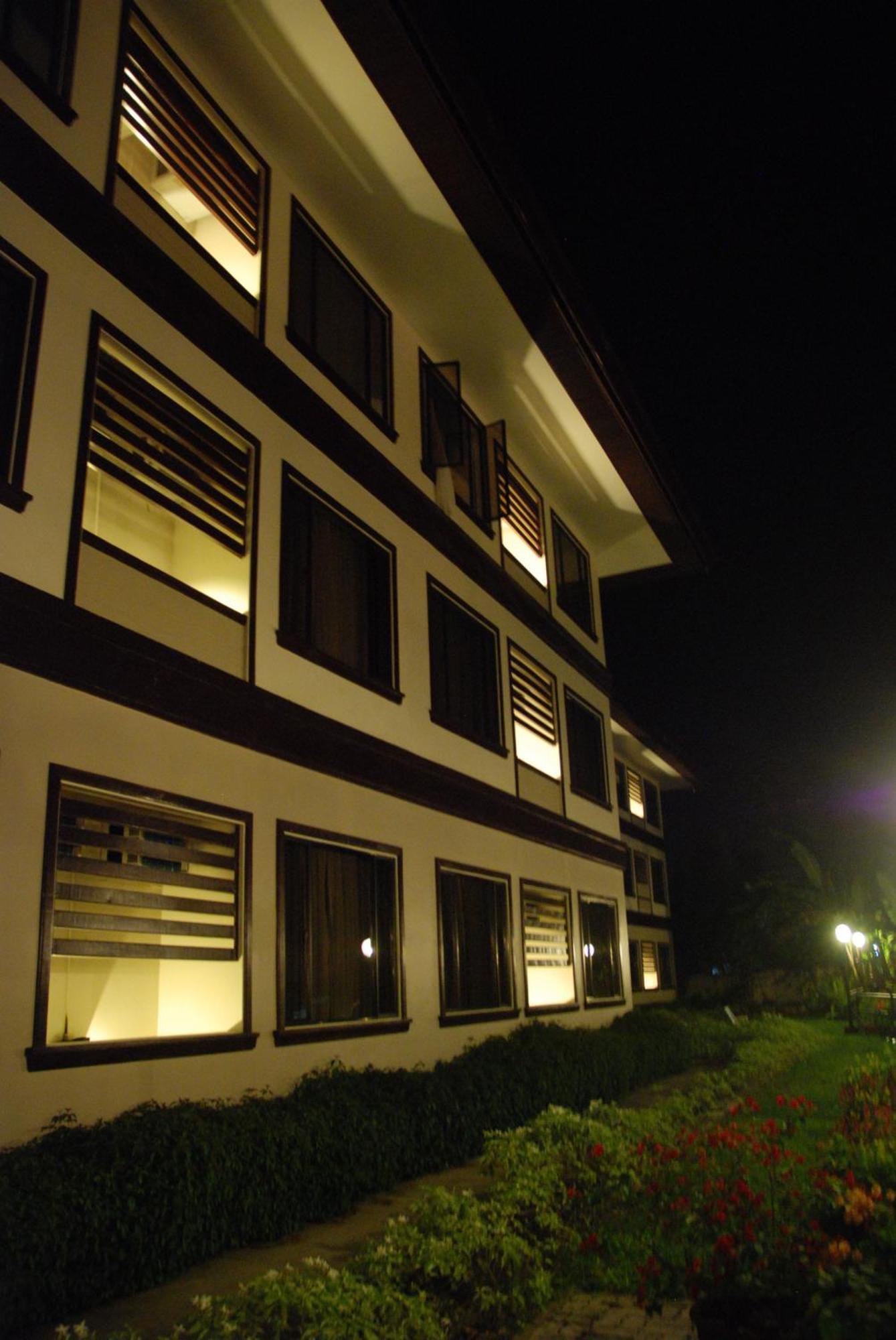 Hotel Tropika Davao City Eksteriør bilde