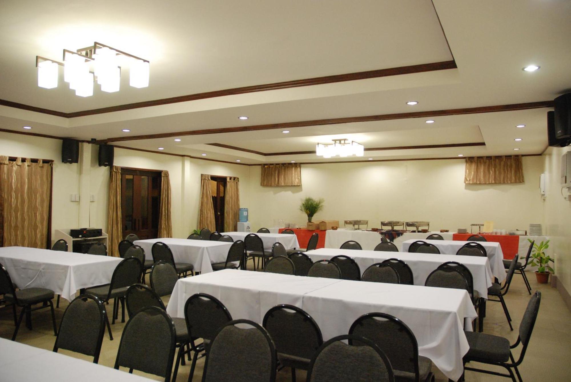 Hotel Tropika Davao City Eksteriør bilde