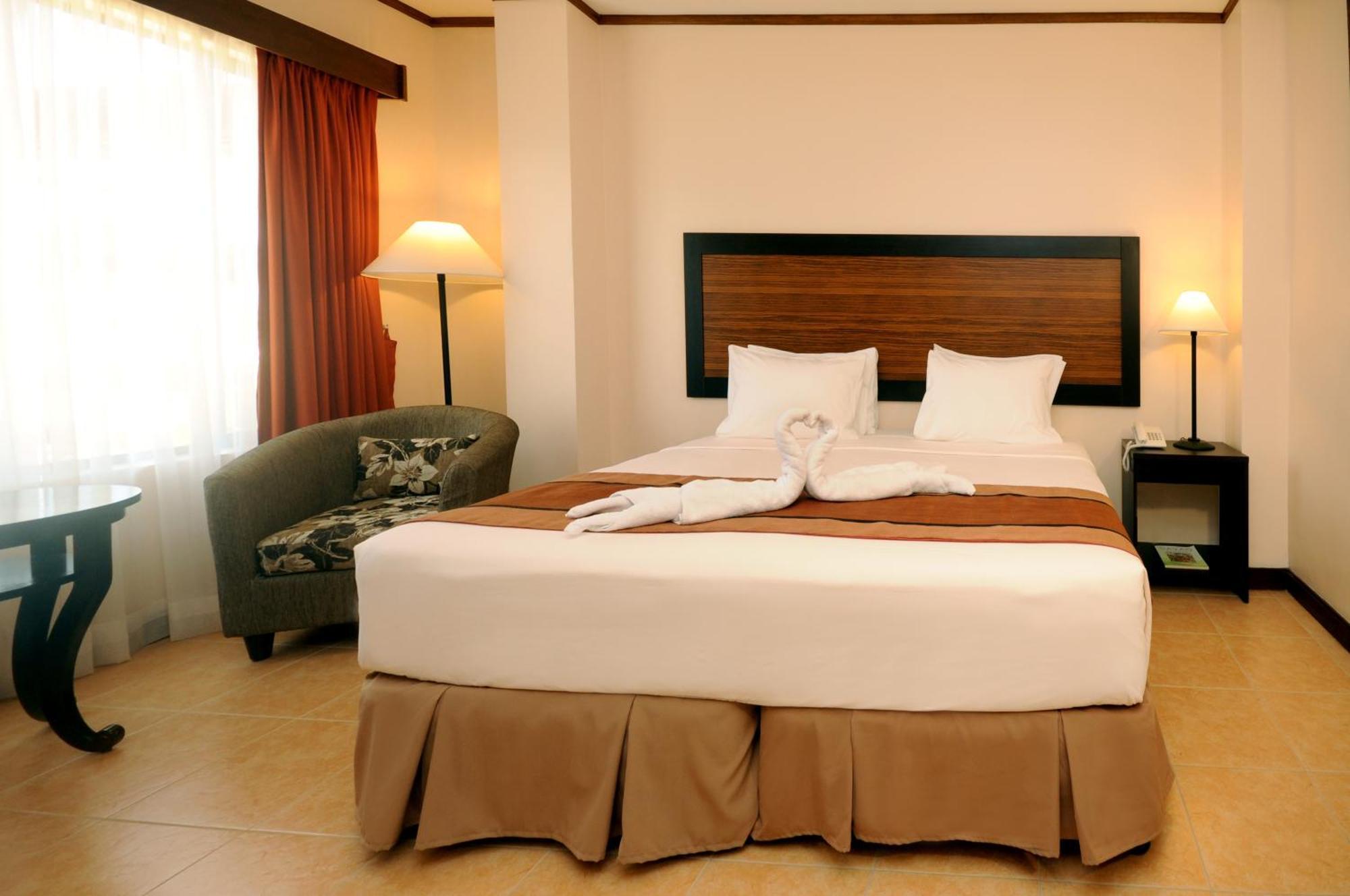 Hotel Tropika Davao City Eksteriør bilde