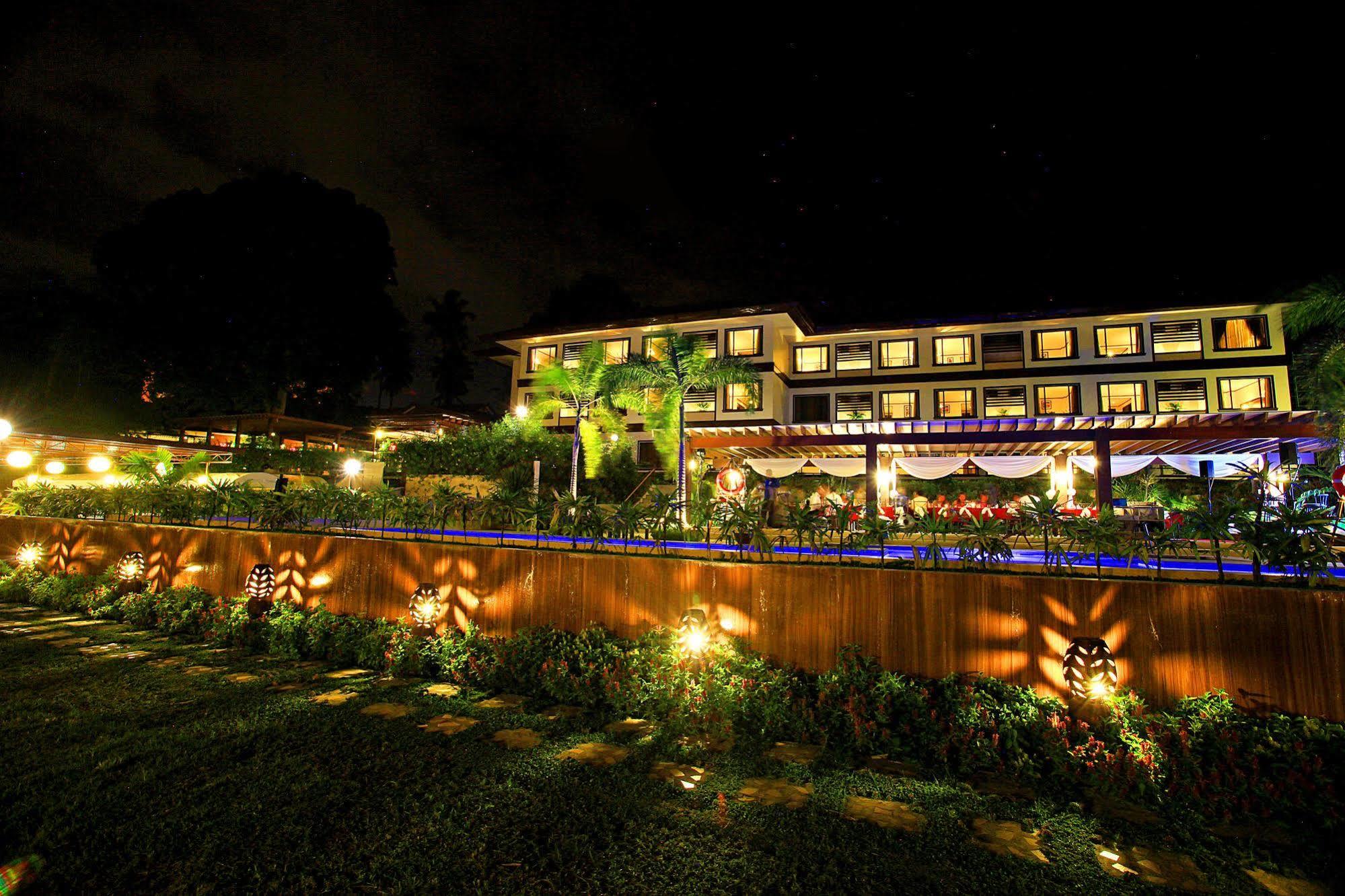 Hotel Tropika Davao City Eksteriør bilde