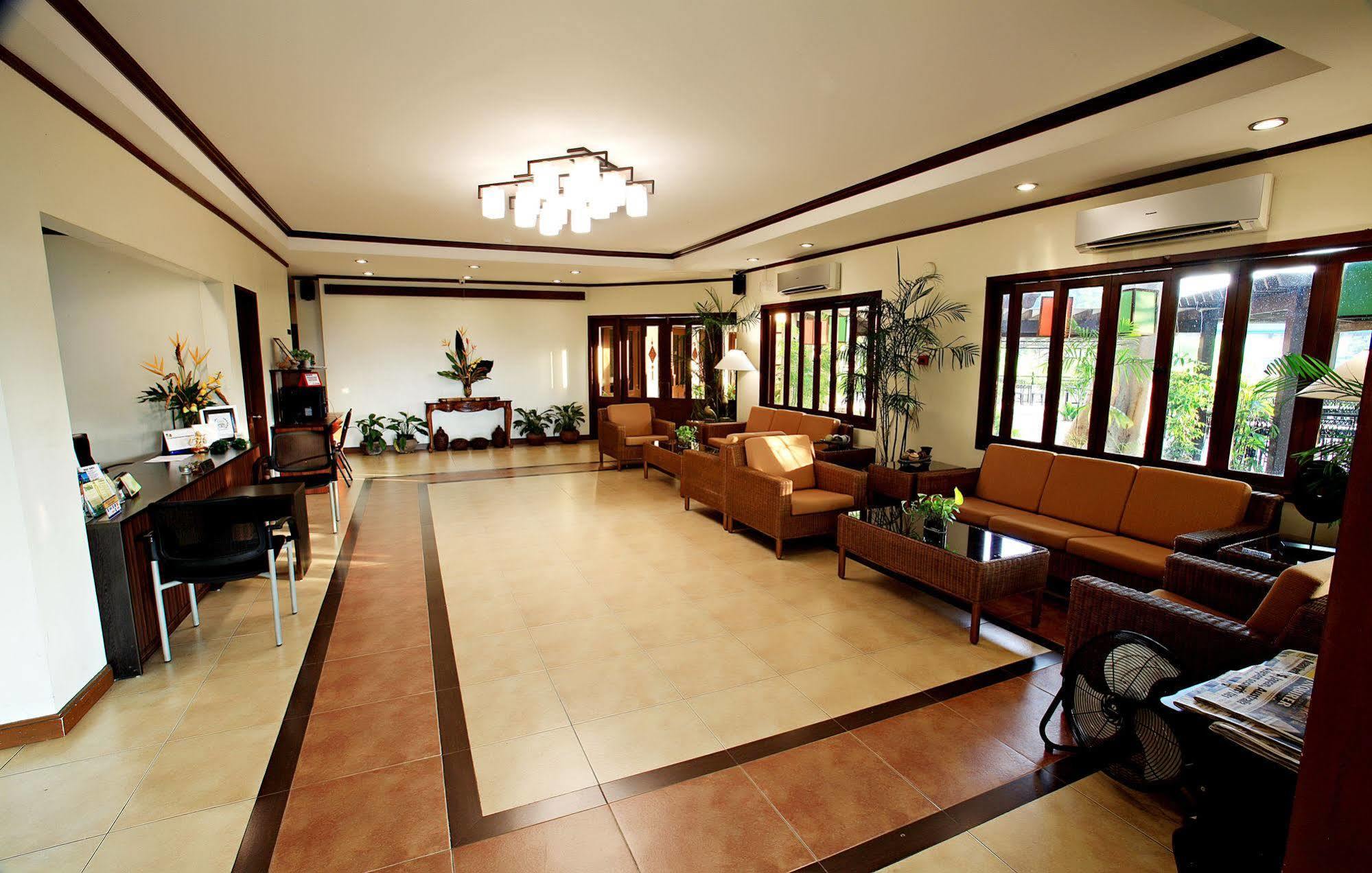 Hotel Tropika Davao City Eksteriør bilde