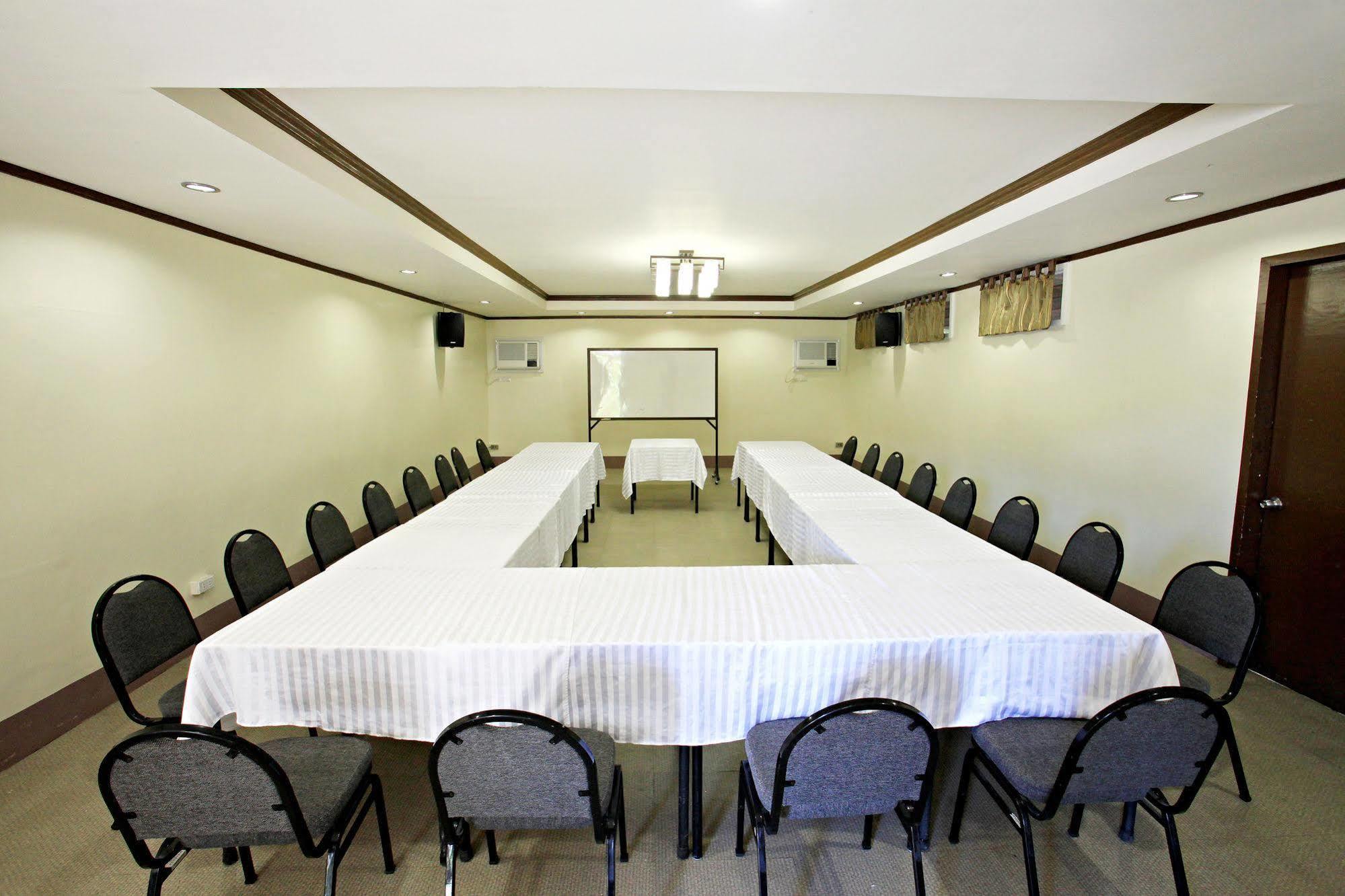 Hotel Tropika Davao City Eksteriør bilde