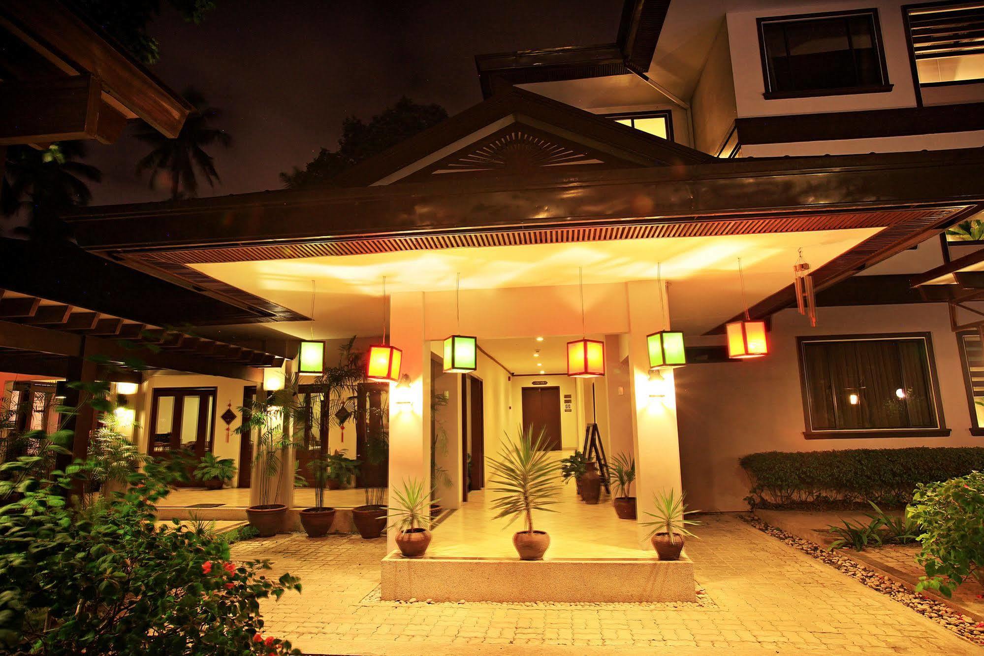Hotel Tropika Davao City Eksteriør bilde