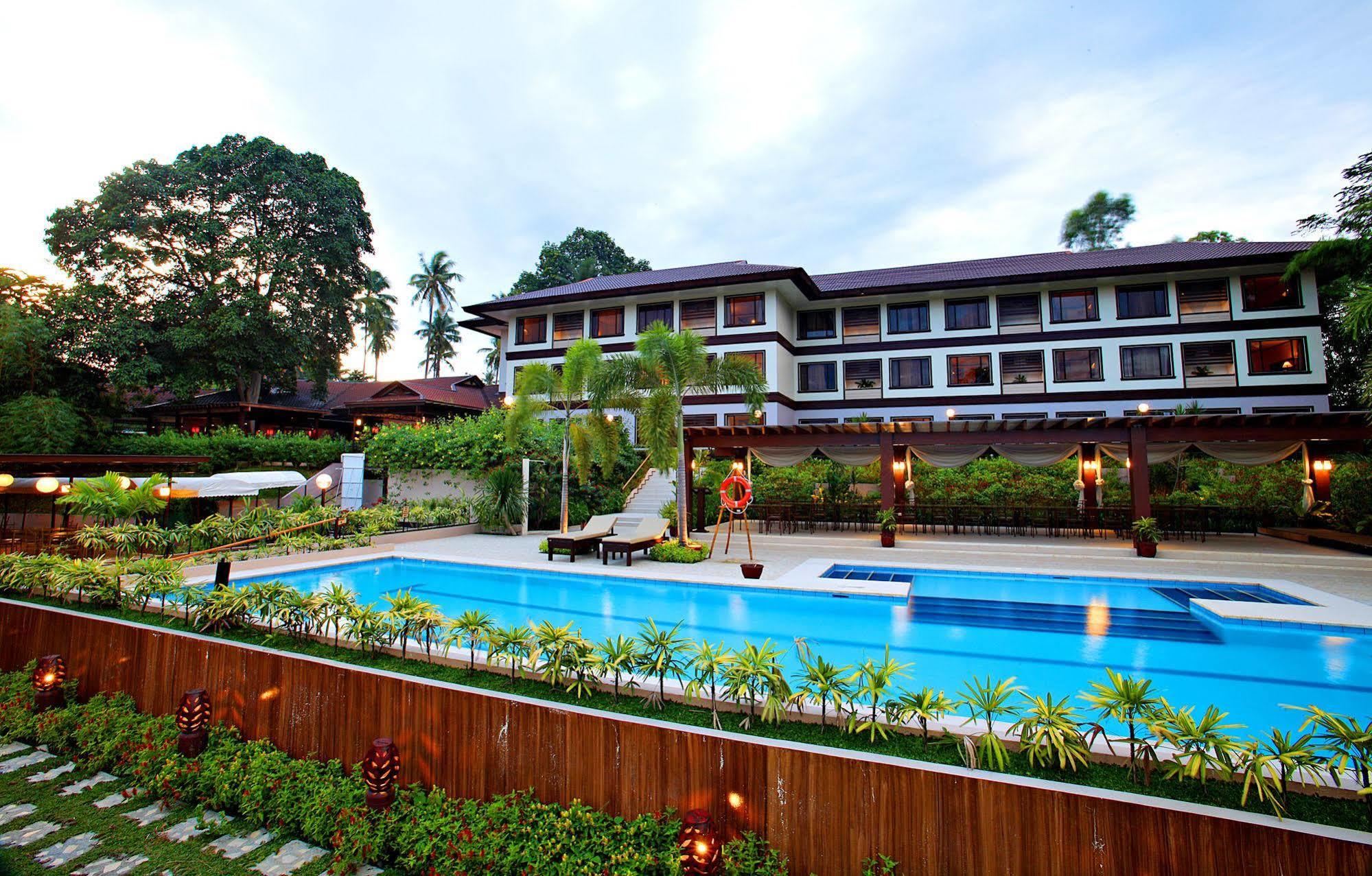 Hotel Tropika Davao City Eksteriør bilde