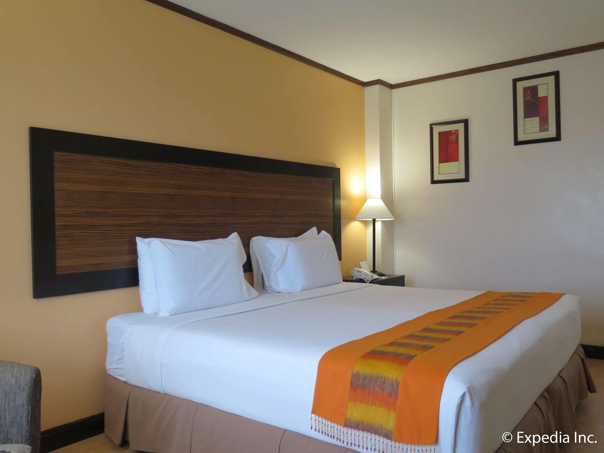 Hotel Tropika Davao City Eksteriør bilde