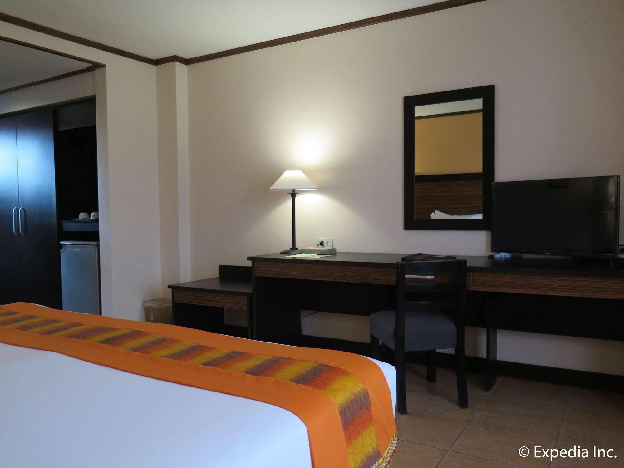 Hotel Tropika Davao City Eksteriør bilde
