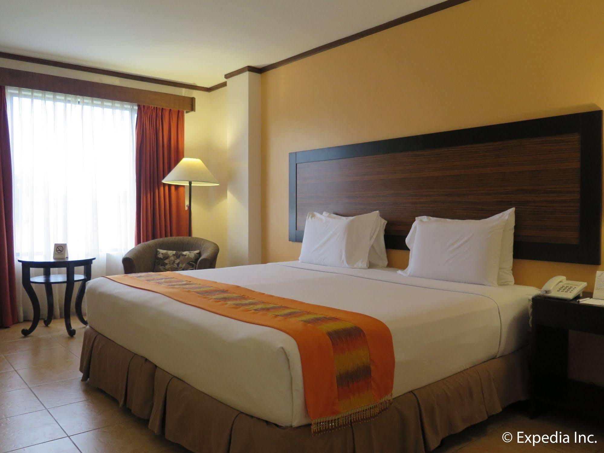 Hotel Tropika Davao City Eksteriør bilde