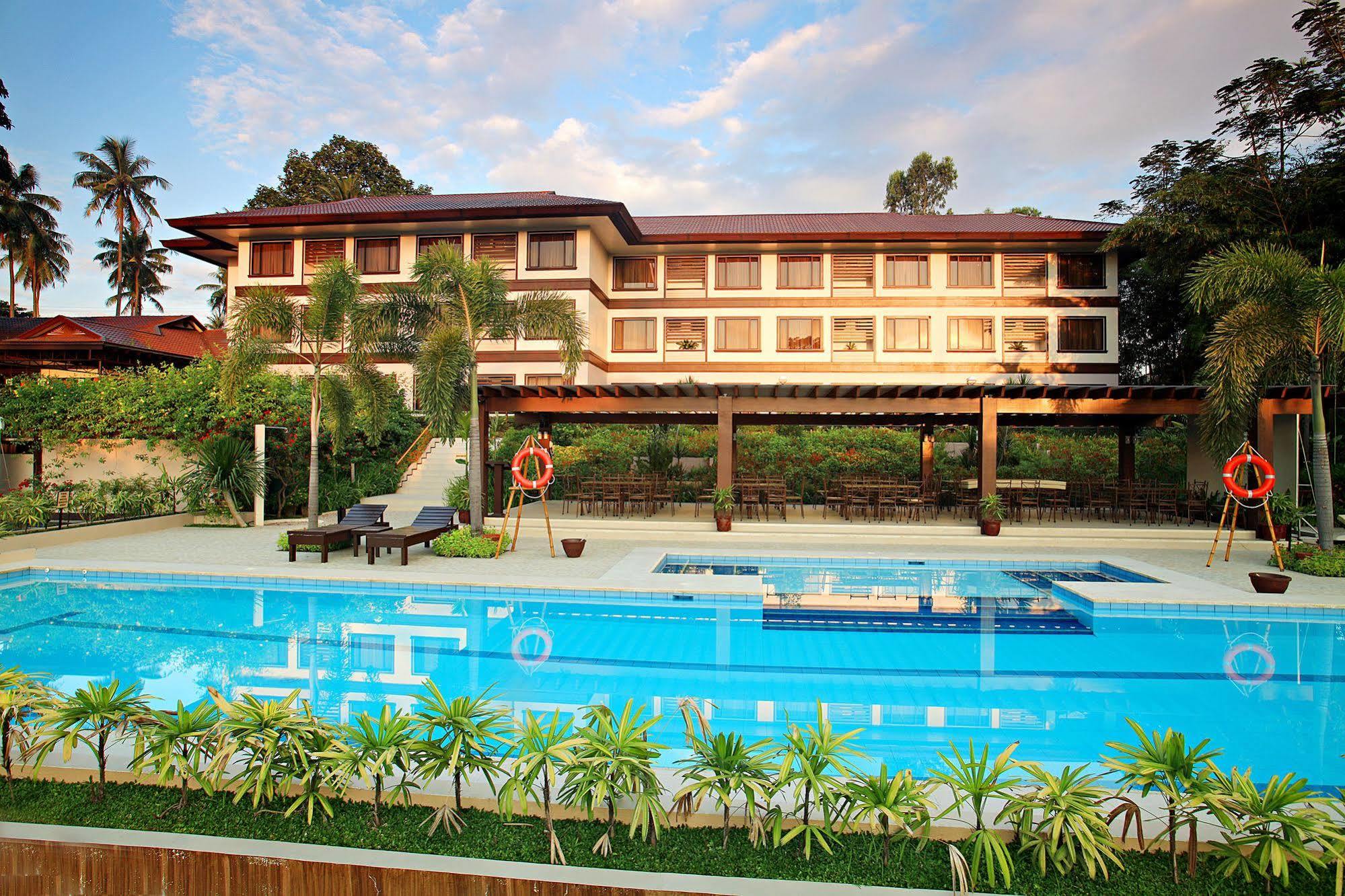 Hotel Tropika Davao City Eksteriør bilde