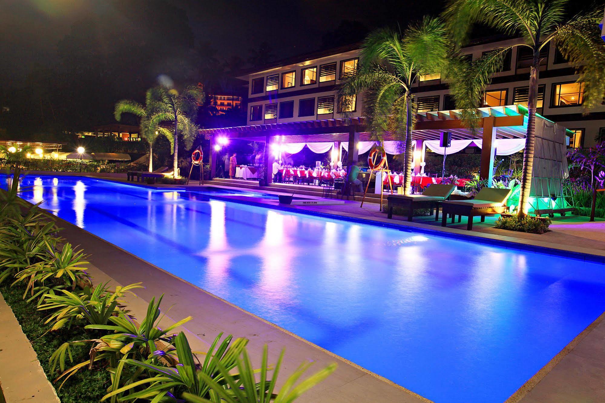 Hotel Tropika Davao City Eksteriør bilde