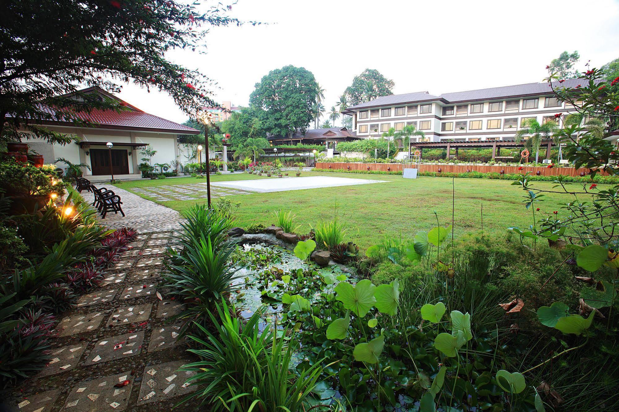 Hotel Tropika Davao City Eksteriør bilde